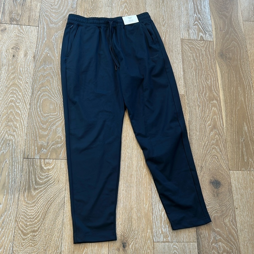 NWT Hollister Relaxed Taper Jogger
